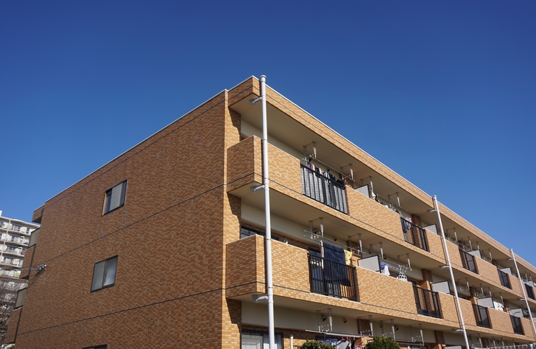 マンションの1階が売れにくい理由とその対策｜三郷市の不動産売却ならクルーハウジング